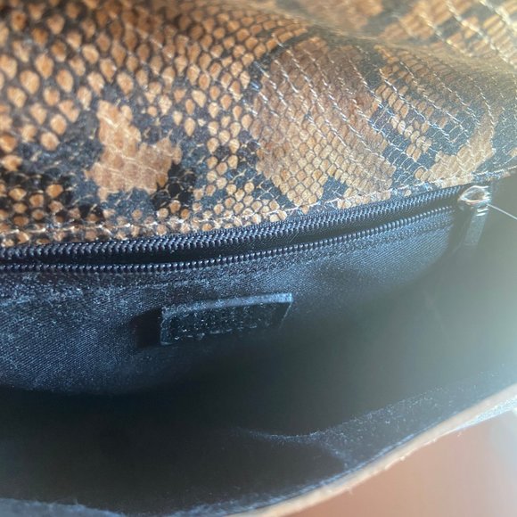 Urban Outfitters Snake Print Vegan Leather Crossbody Bag - Picture 4 of 5